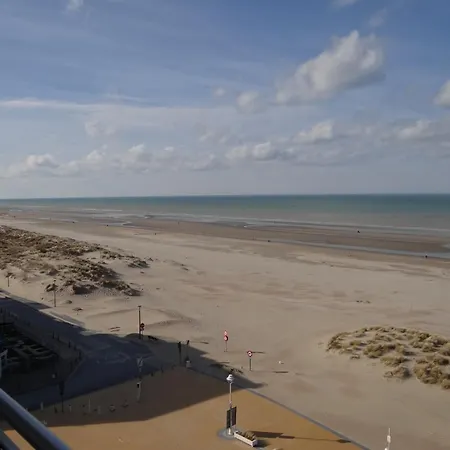 Sea View Family Apartment, Cleaning Included Lägenhet